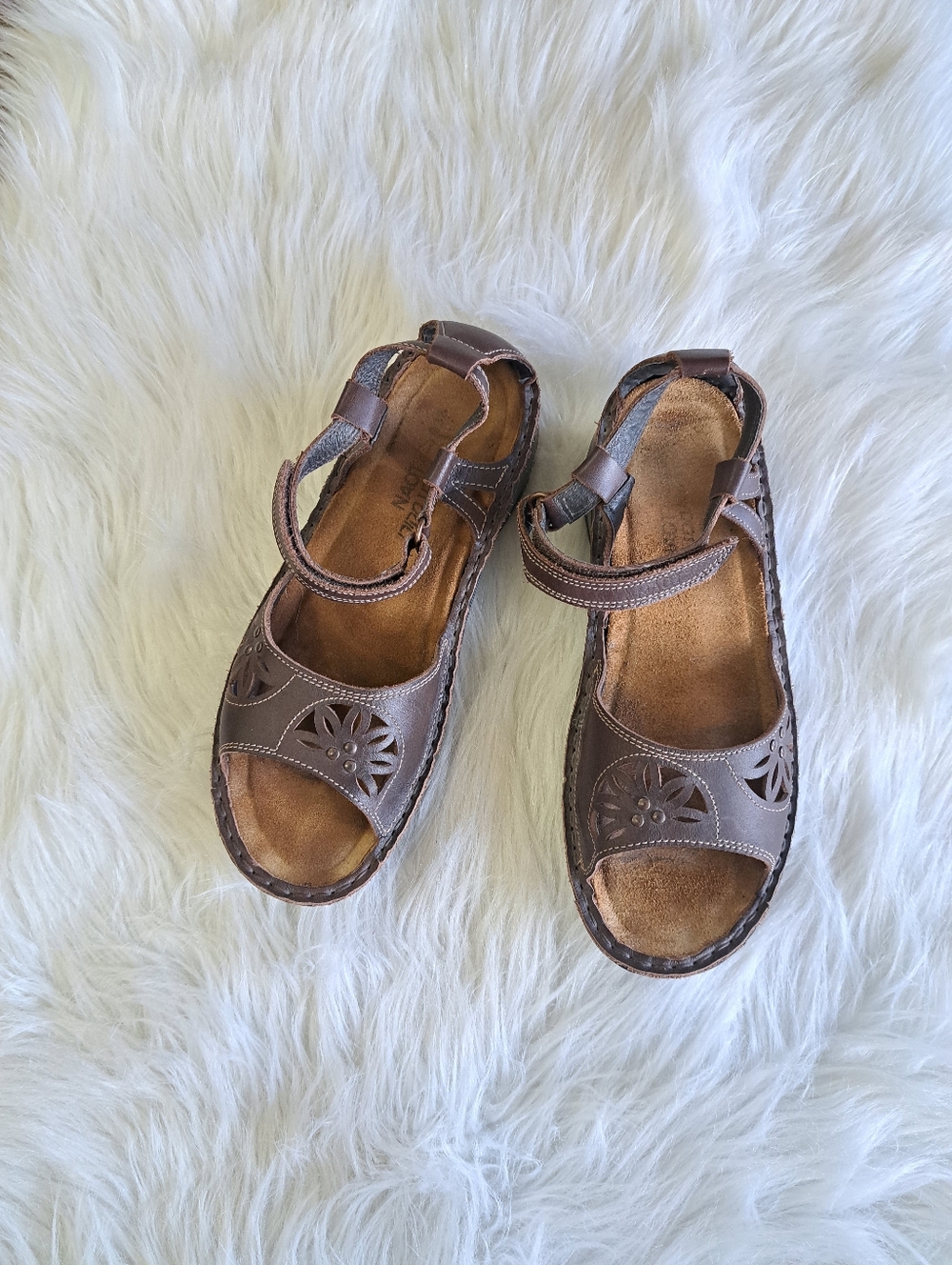Naot brn leather sandals